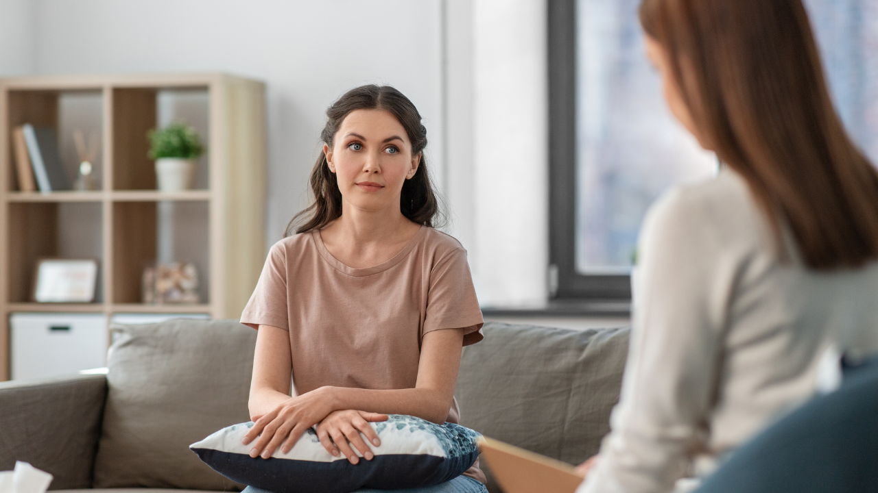 psychological help 2 women speaking